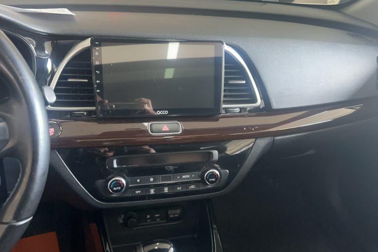 Used Kia K4 2017 1.6T Automatic T-DLX Turbo Audio And AC Panel