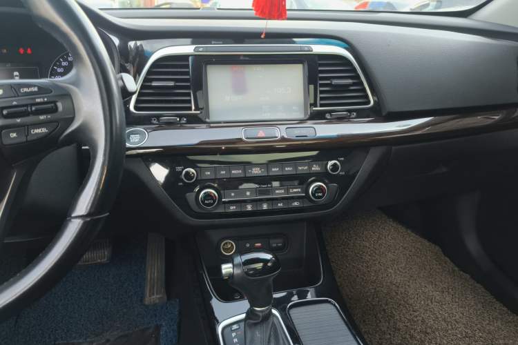 Used Kia K4 2017 1.8L Automatic DLX Special Audio And AC Panel