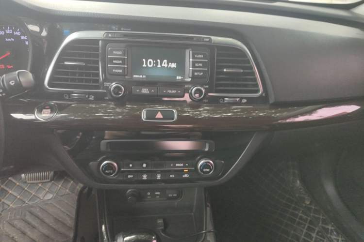 Used Kia K4 2017 1.8L Automatic GLS Special Audio And AC Panel
