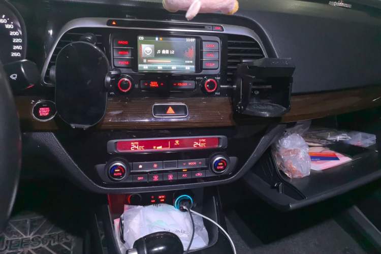 Used Kia K4 2017 1.6T Automatic T-DLX Turbo Audio And AC Panel