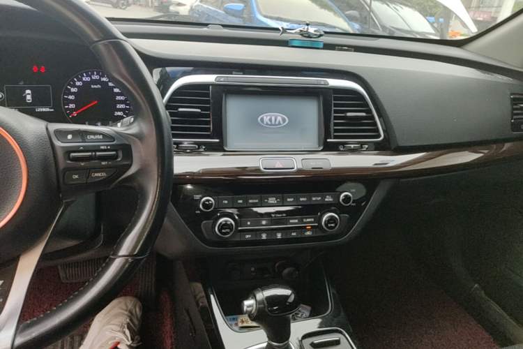 Used Kia K4 2017 1.8L Automatic DLX Special Audio And AC Panel