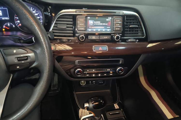 Used Kia K4 2017 1.8L Automatic GLS Special Audio And AC Panel