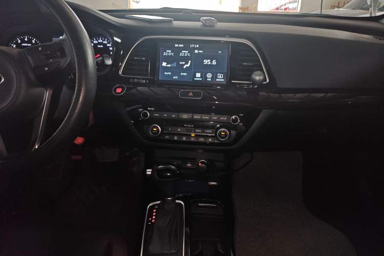 Used Kia K4 2017 1.8L Automatic GLS Special Audio And AC Panel