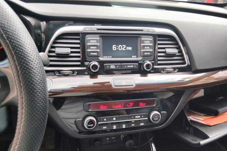Used Kia K4 2017 1.6T Automatic T-DLX Turbo Audio And AC Panel