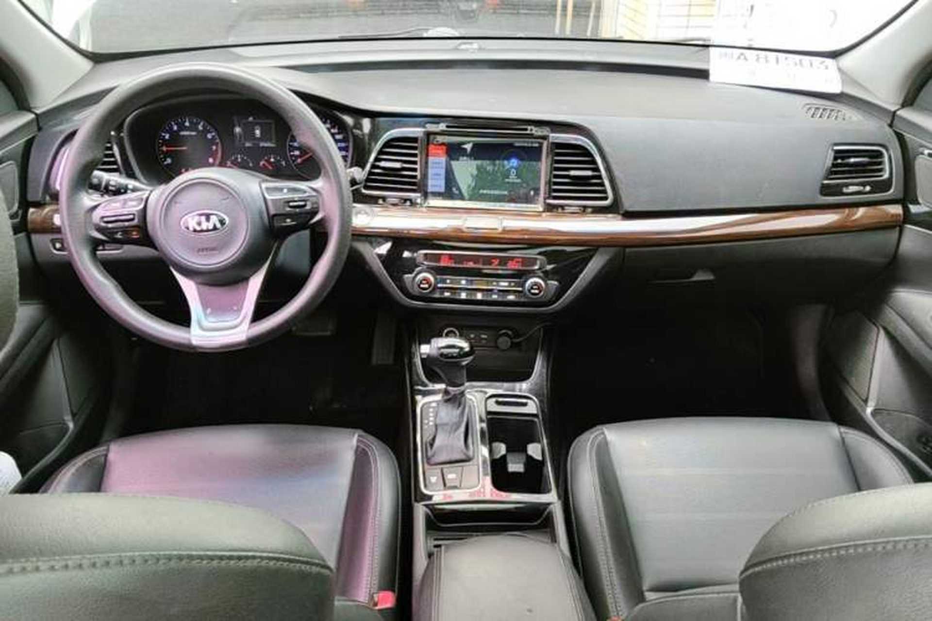 Used Kia K4 2017 1.8L Automatic GLS Special Center Console