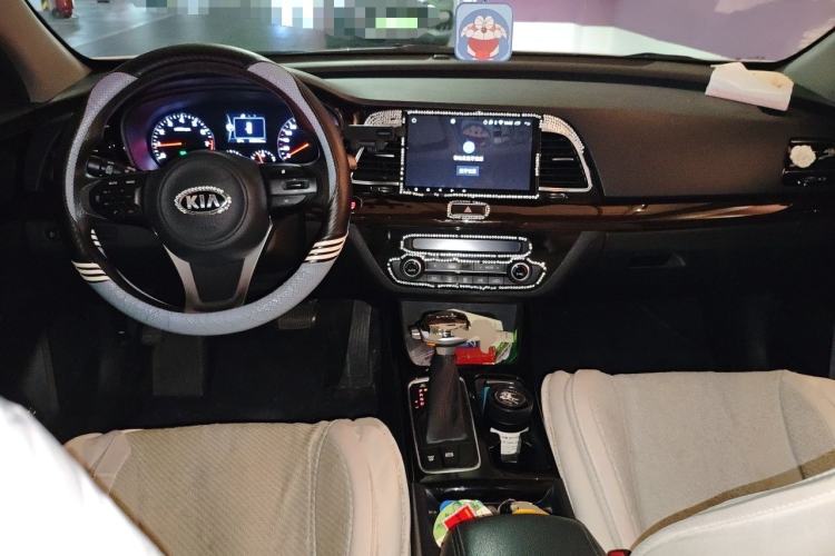 Used Kia K4 2017 1.8L Automatic GLS Special Center Console