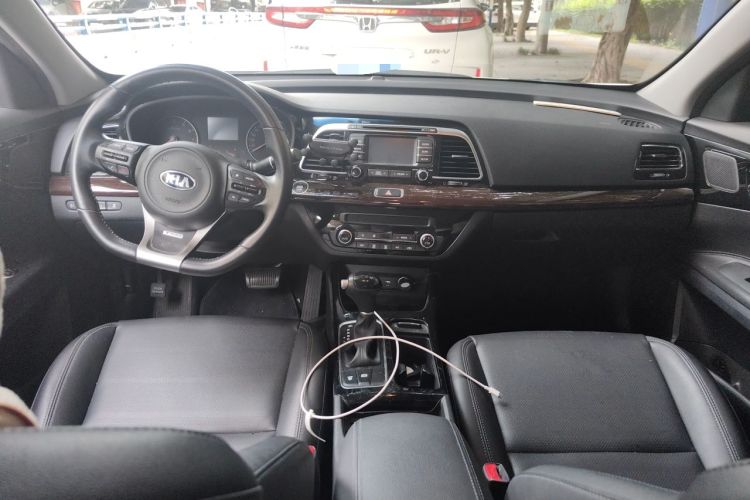 Used Kia K4 2017 1.6T Automatic T-DLX Turbo Center Console