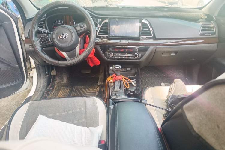 Used Kia K4 2017 1.8L Automatic GLS Special Center Console