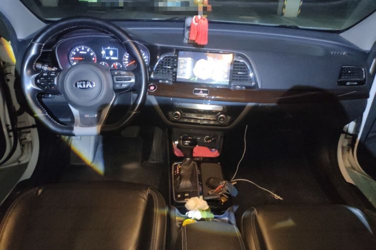 Used Kia K4 2017 1.6T Automatic T-DLX Turbo Center Console