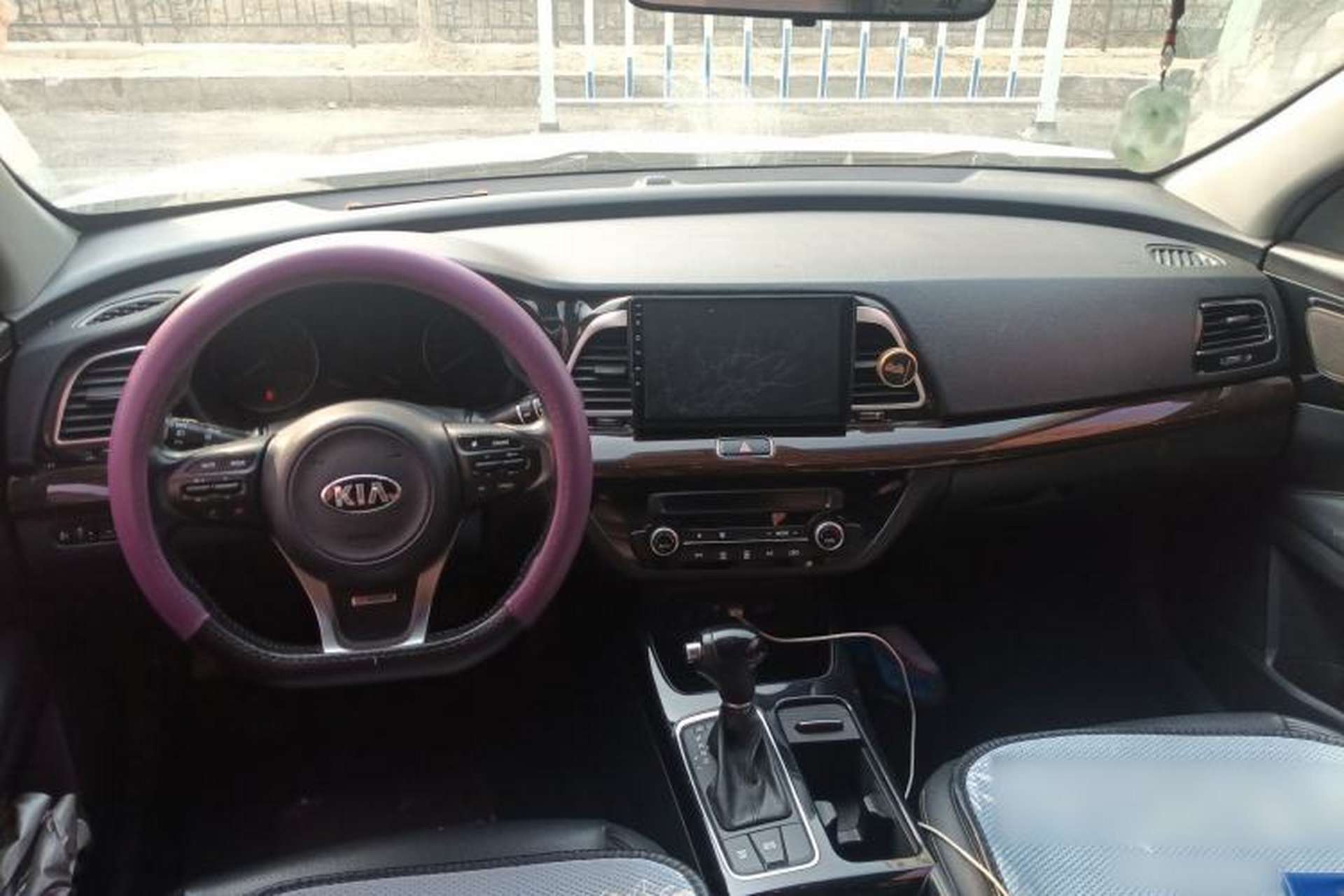 Used Kia K4 2017 1.6T Automatic T-DLX Turbo Center Console