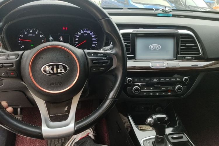 Used Kia K4 2017 1.8L Automatic DLX Special Center Console