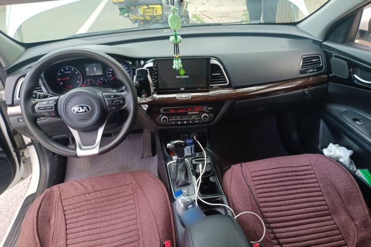 Used Kia K4 2017 1.8L Automatic DLX Special Center Console