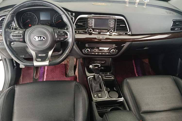 Used Kia K4 2017 1.6T Automatic T-DLX Turbo Center Console