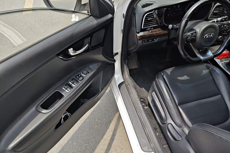 Used Kia K4 2017 1.6T Automatic T-DLX Turbo Driver Seat