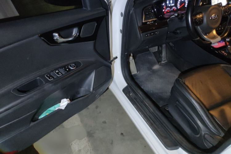 Used Kia K4 2017 1.6T Automatic T-DLX Turbo Driver Seat