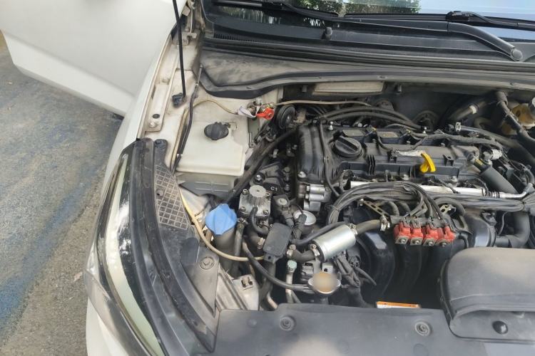 Used Kia K4 2017 1.8L Automatic GLS Special Engine Bay Right