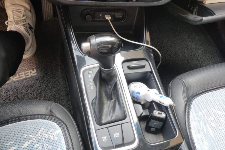 Used Kia K4 2017 1.6T Automatic T-DLX Turbo Gear Lever