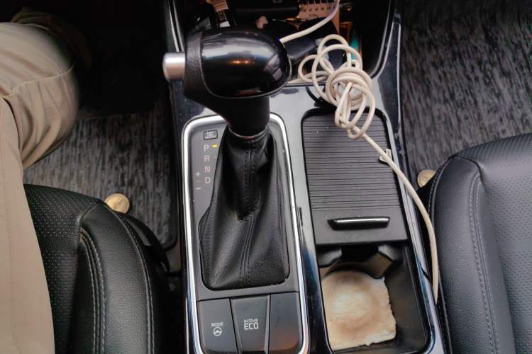 Used Kia K4 2017 1.8L Automatic GLS Special Gear Lever