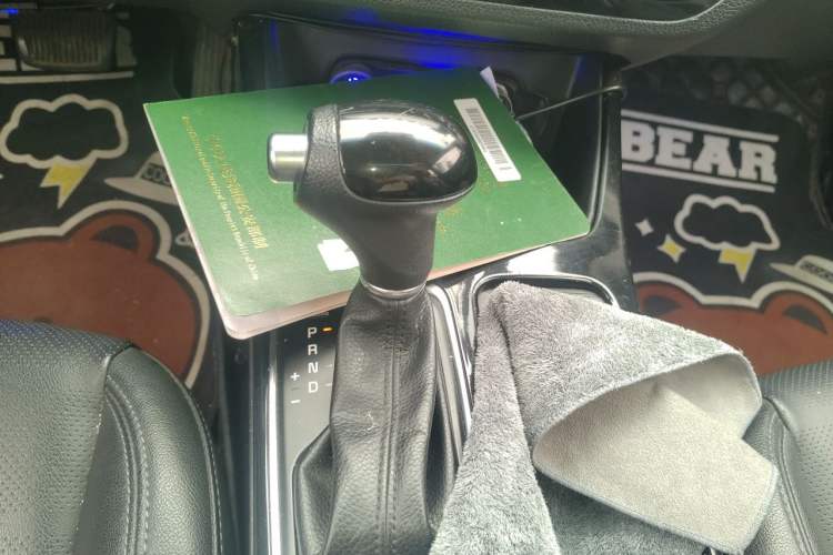 Used Kia K4 2017 1.8L Automatic GLS Special Gear Lever