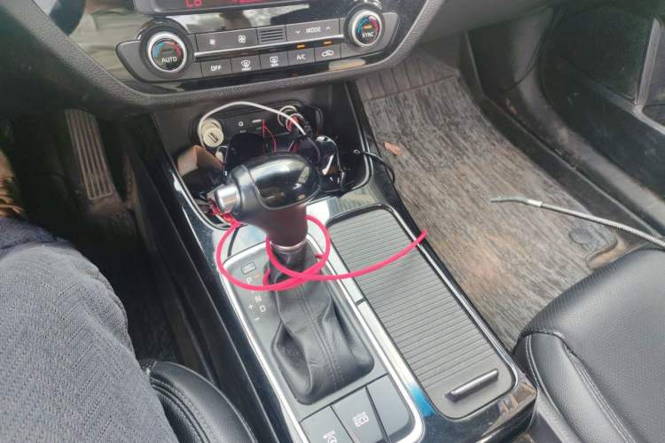 Used Kia K4 2017 1.6T Automatic T-DLX Turbo Gear Lever