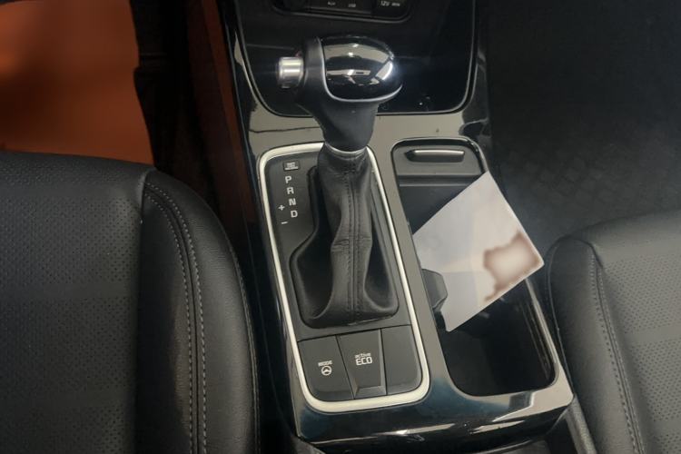 Used Kia K4 2017 1.6T Automatic T-DLX Turbo Gear Lever