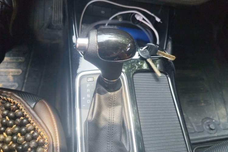 Used Kia K4 2017 1.8L Automatic GLS Special Gear Lever