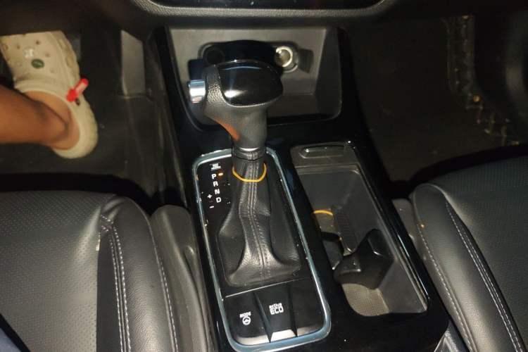 Used Kia K4 2017 1.8L Automatic GLS Special Gear Lever