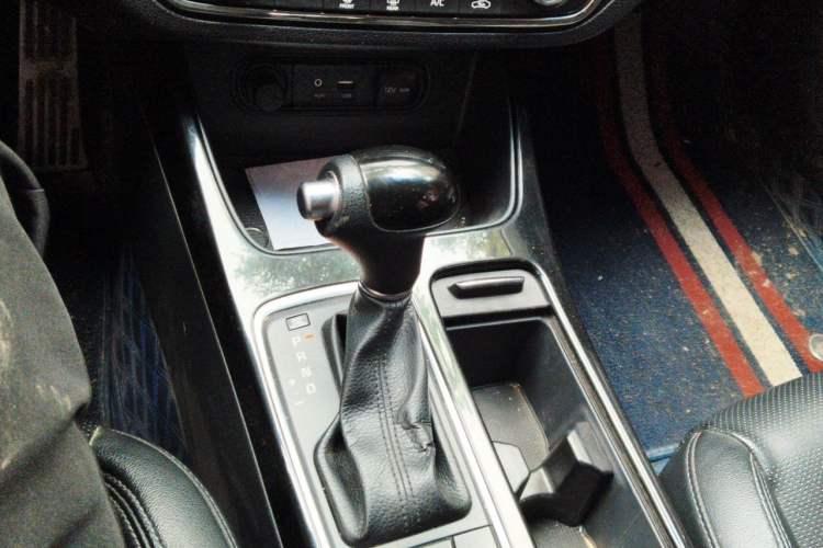 Used Kia K4 2017 1.8L Automatic GLS Special Gear Lever
