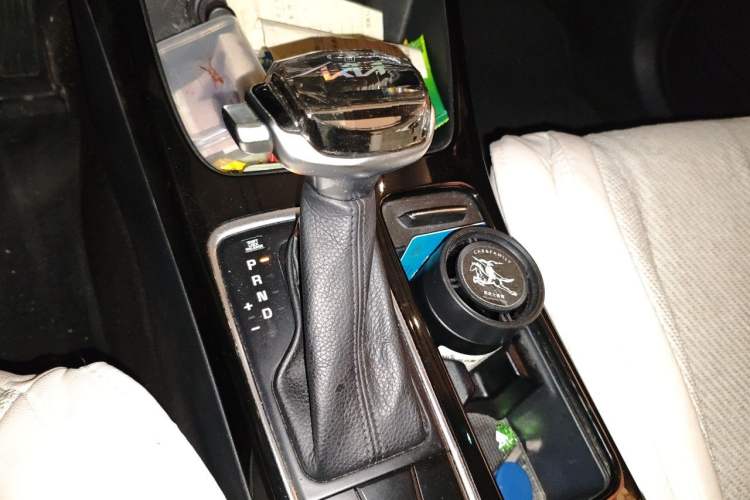 Used Kia K4 2017 1.8L Automatic GLS Special Gear Lever