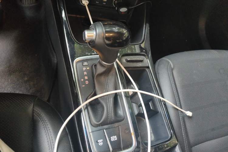 Used Kia K4 2017 1.6T Automatic T-DLX Turbo Gear Lever