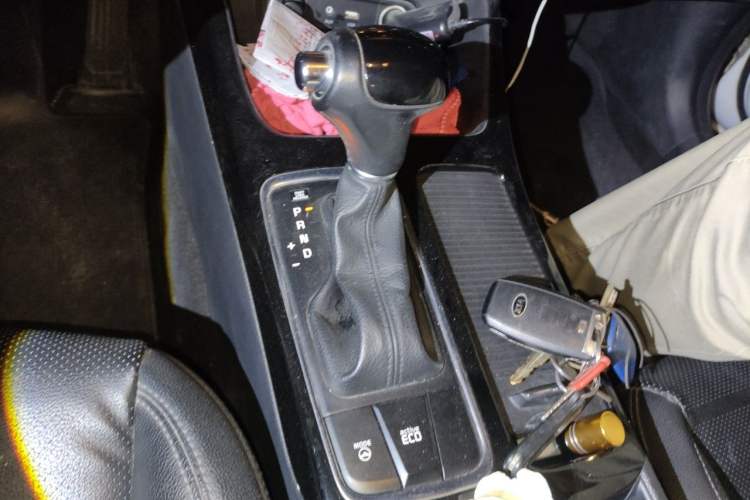 Used Kia K4 2017 1.6T Automatic T-DLX Turbo Gear Lever