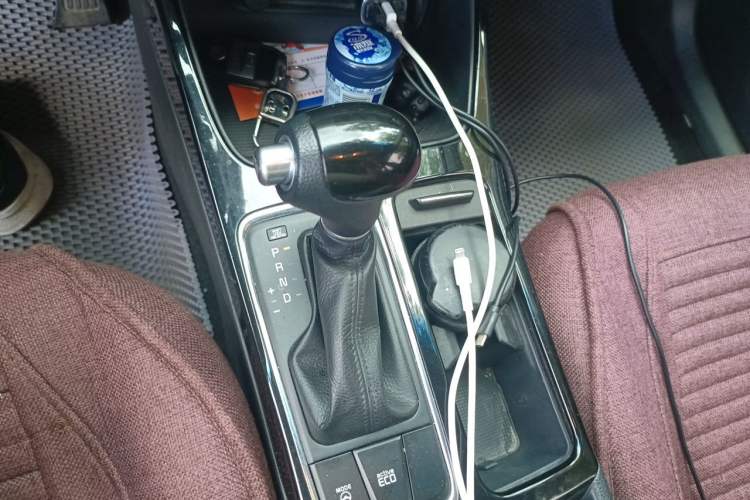 Used Kia K4 2017 1.8L Automatic DLX Special Gear Lever