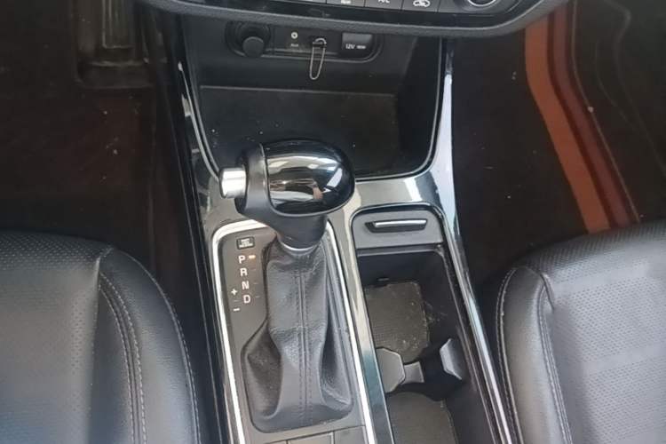 Used Kia K4 2017 1.6T Automatic T-DLX Turbo Gear Lever