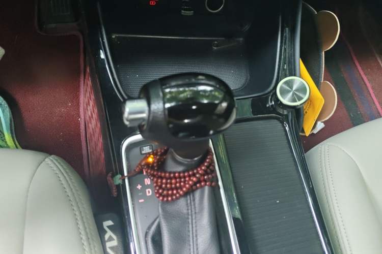 Used Kia K4 2017 1.8L Automatic GL Gear Lever