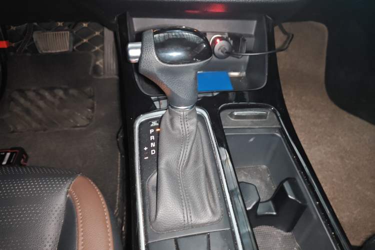 Used Kia K4 2017 1.8L Automatic GLS Special Gear Lever