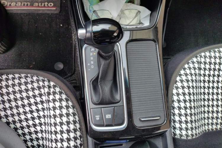 Used Kia K4 2017 1.6T Automatic T-GLS Special Gear Lever