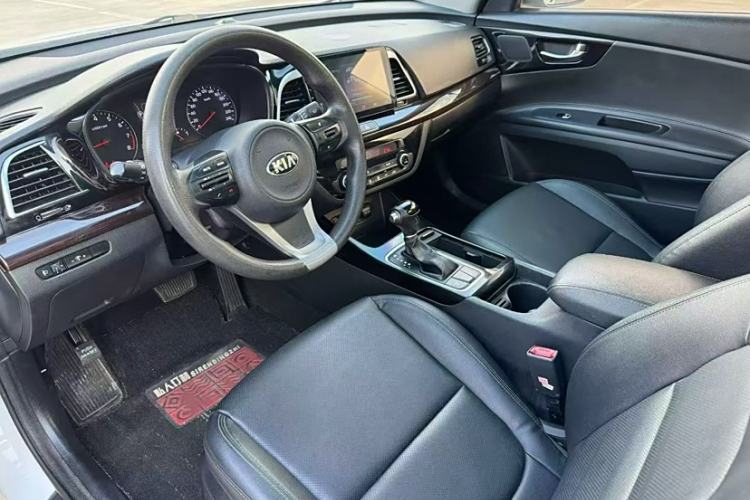 Used Kia K4 2017 1.8L Automatic GLS Special Interior 2