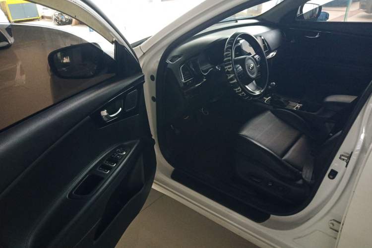 Used Kia K4 2017 1.8L Automatic GLS Special Interior 3