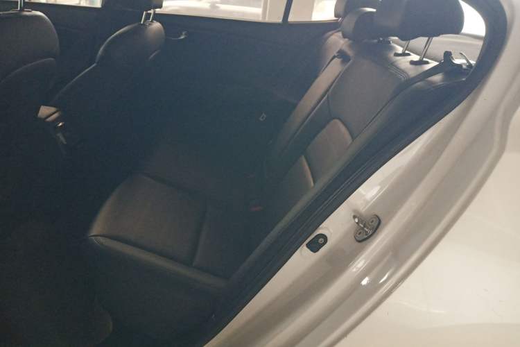 Used Kia K4 2017 1.8L Automatic GLS Special Interior 4