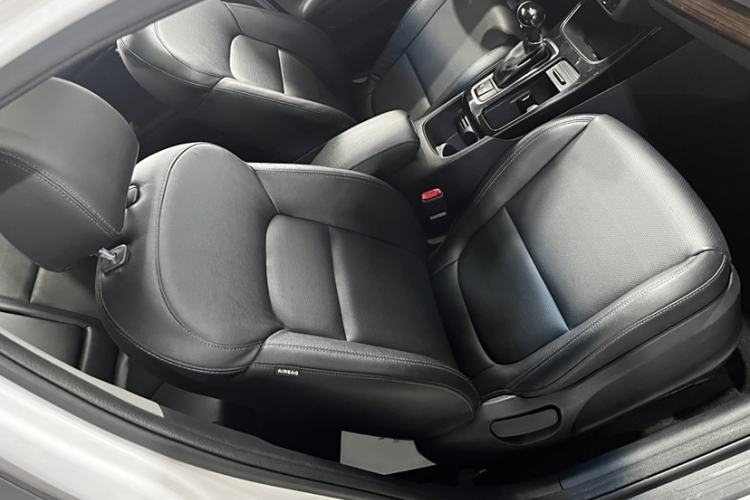 Used Kia K4 2017 1.8L Automatic DLX Special Interior 5