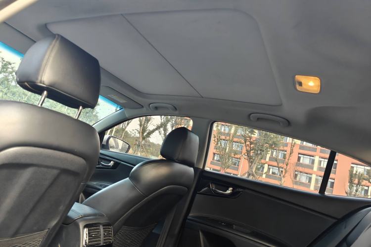 Used Kia K4 2017 1.8L Automatic GLS Special Interior 5