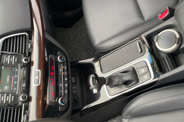 Used Kia K4 2017 1.8L Automatic GLS Special Interior 6