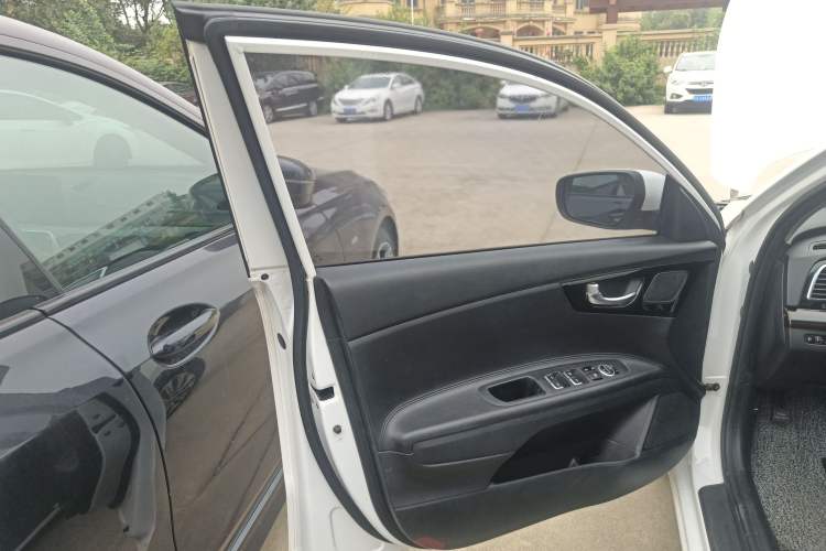 Used Kia K4 2017 1.8L Automatic GLS Special Left Front Door Interior