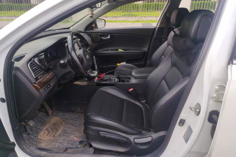 Used Kia K4 2017 1.6T Automatic T-DLX Turbo Left Front Seat