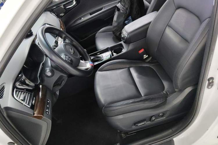Used Kia K4 2017 1.8L Automatic DLX Special Left Front Seat