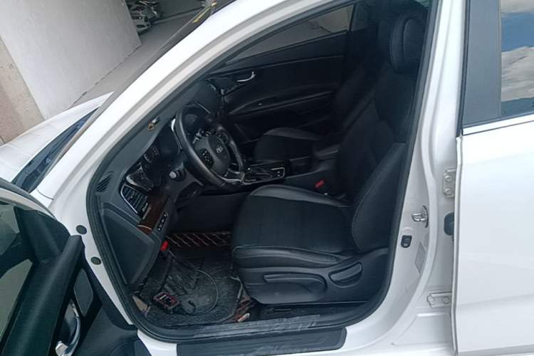 Used Kia K4 2017 1.6T Automatic T-DLX Turbo Left Front Seat