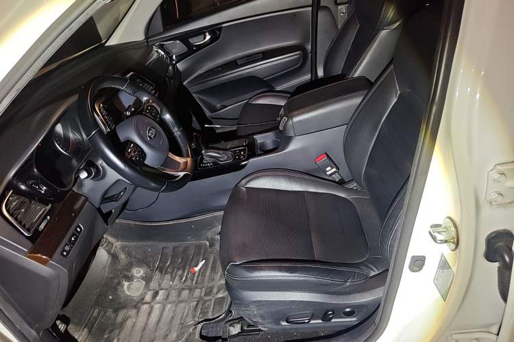 Used Kia K4 2017 1.8L Automatic DLX Special Left Front Seat