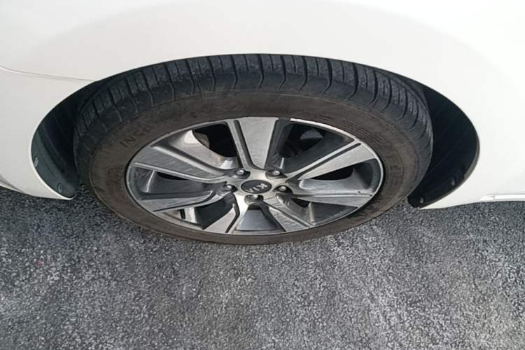 Used Kia K4 2017 1.6T Automatic T-DLX Turbo Left Front Wheel Hub