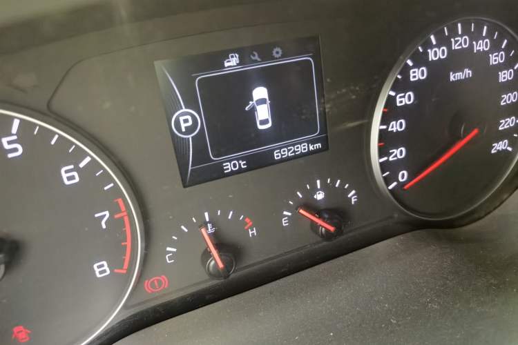 Used Kia K4 2017 1.8L Automatic GLS Special Odometer Close Up