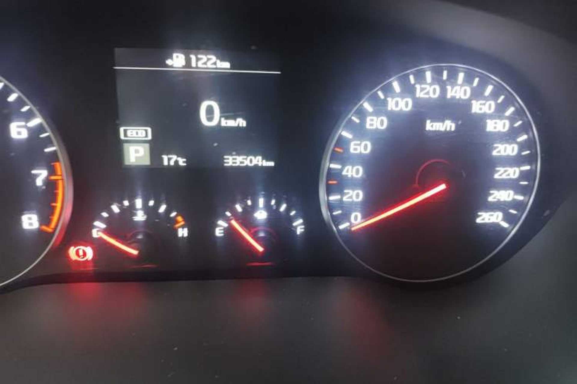 Used Kia K4 2017 1.6T Automatic T-DLX Turbo Odometer Close Up